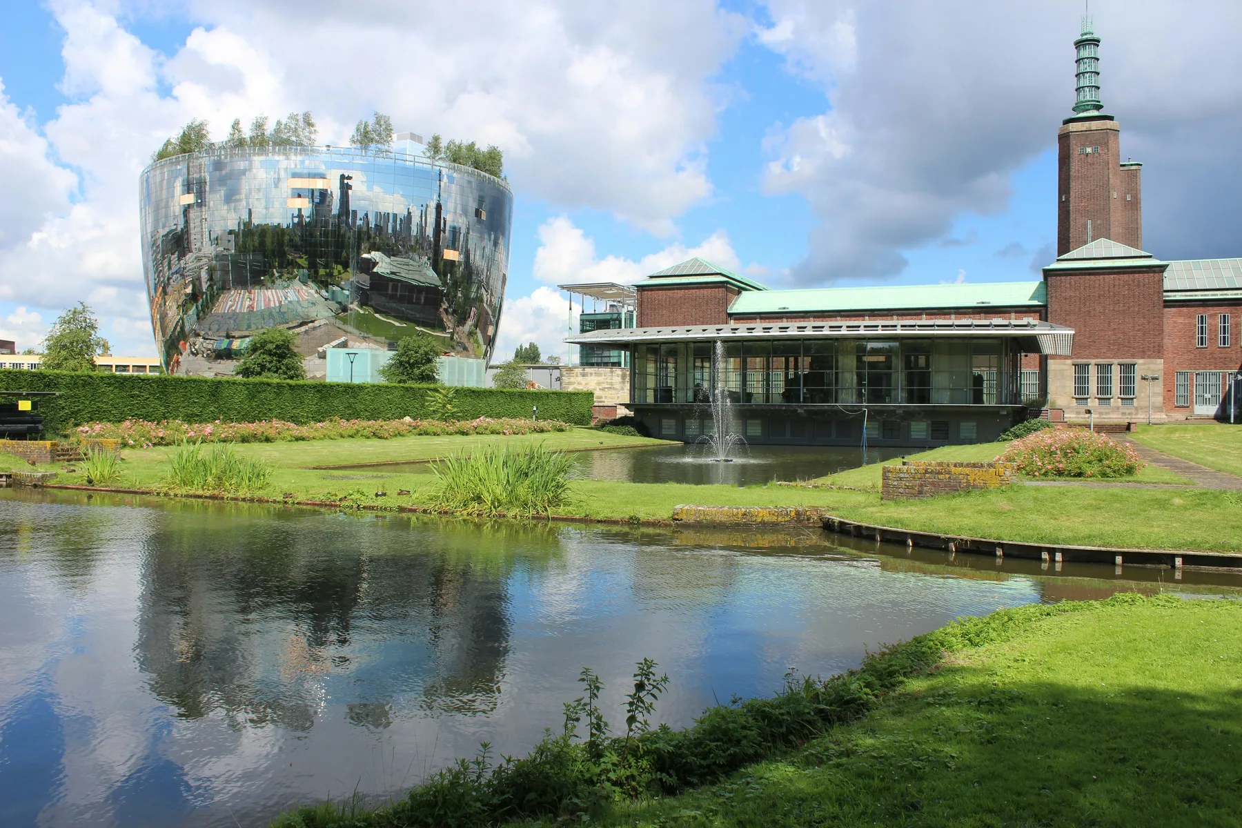 Depot Boijmans Van Beuningen and Museum Boijmans across the pond in Museumpark