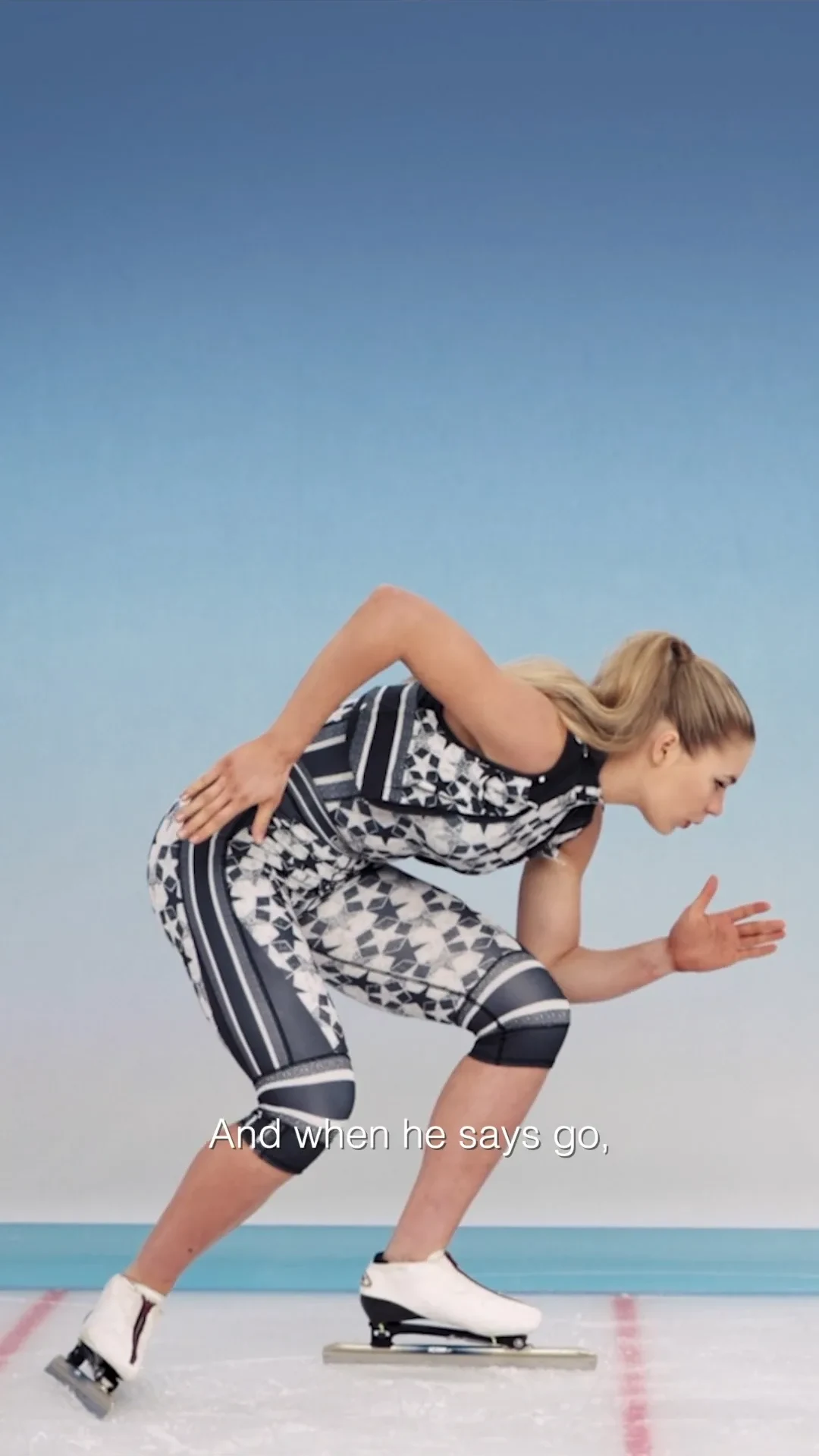 Jutta Leerdam low in her skating stance